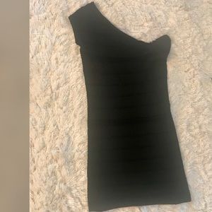 Little black dress. 🦋